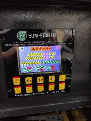 Service après-vente Machine de découpe de fil CNC EDM Super économique Dk7725 pour le métal