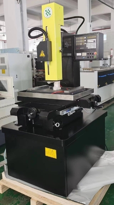 Machine de forage EDM à petits trous de précision 703A avec profondeur de forage 370 mm