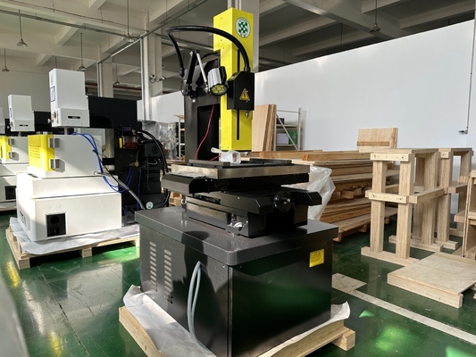 Machine de perçage à petits trous à commande numérique numérique économique 703SA
