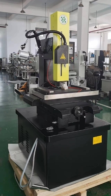 Machine de perçage à petits trous à commande numérique numérique économique 703SA