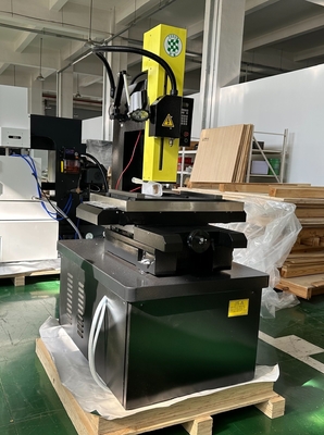 Machine de perçage à petits trous à commande numérique numérique économique 703SA