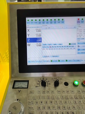 Machine de forage à petits trous SJD704WL 400x300x370 Multi axis CNC EDM pour l'industrie