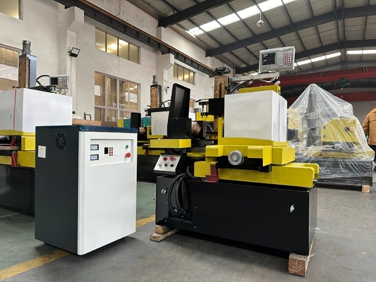Machine de découpe de fil métallique de précision M320 EDM Smart Dk7732 pour l'industrie métallurgique