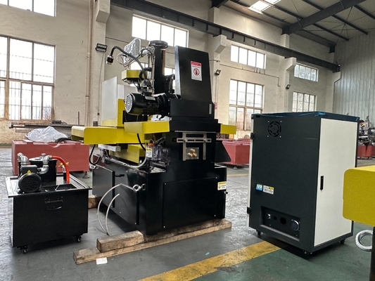 Machine de découpe de fil métallique de précision M320 EDM Smart Dk7732 pour l'industrie métallurgique