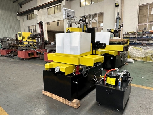 Machine de découpe de fil métallique de précision M320 EDM Smart Dk7732 pour l'industrie métallurgique