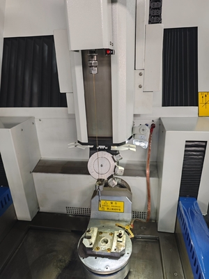 SJD706 Machine de perçage de petits trous CNC EDM à six axes de haute précision pour les trous de refroidissement par film de la lame de turbine