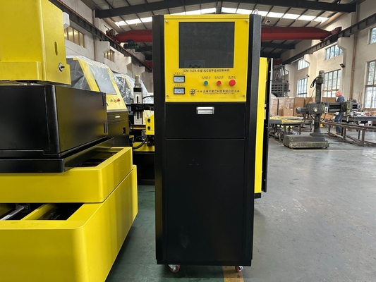 Moteur de servo pour la découpe de fil EDM A400