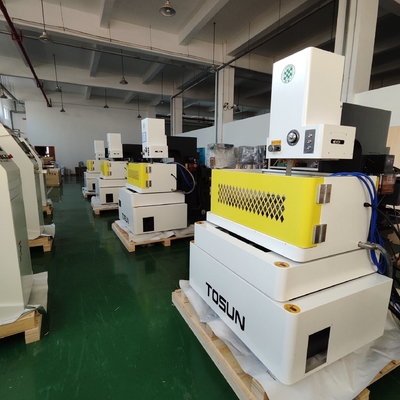Machine EDM à haute vitesse D400 à découpe de fil avec coupe à la fraise à l'intérieur des outils CNC de découpe de métaux