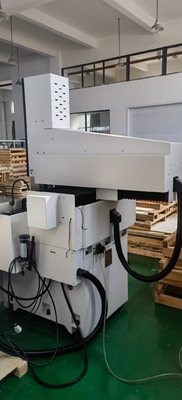 Demande personnalisée pour une machine à couler à la décharge électrique par érosion par étincelle EDM650h
