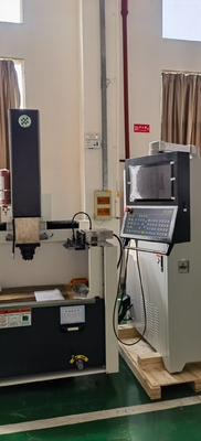 Machine EDM à cristaux à cristaux à cristaux à cristaux à cristaux à cristaux à cristaux à cristaux à cristaux à cristaux à cristaux à cristaux à cristaux à cristaux à cristaux