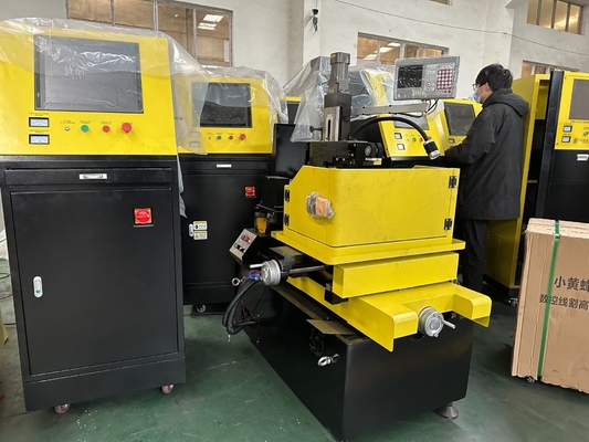Coupe de précision avec la machine EDM de coupe de fil à vitesse moyenne S400