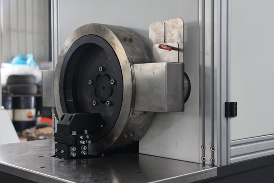 Machine de test de matériau de frottement des plaquettes de frein commandée par ordinateur