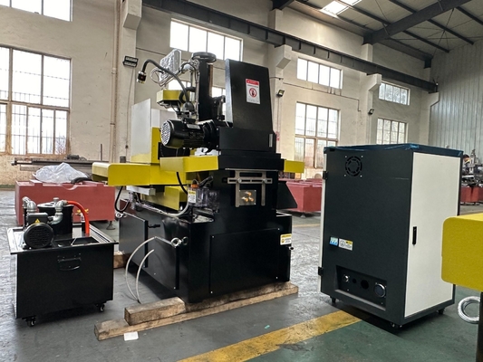 Contrôle numérique EDM CNC à fil coupé Dk7745 de type intelligent avec traitement de haute précision