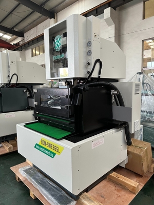 Machine CNC de précision de coupe de fil de cuivre Swe85SL