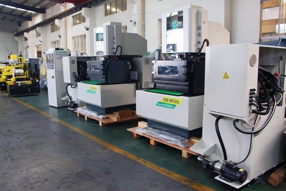 Machine CNC de précision de coupe de fil de cuivre Swe85SL