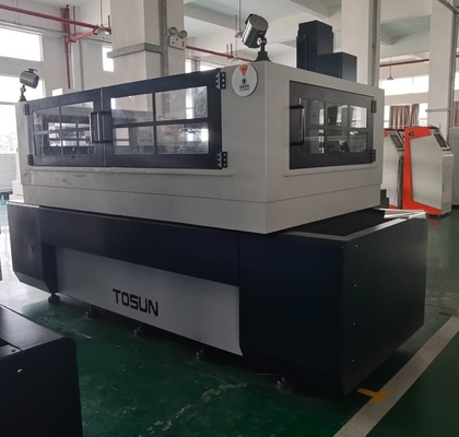 Machine EDM à ciseaux CNC à grande vitesse à grande traction Dk77120 pour la découpe de métaux de précision